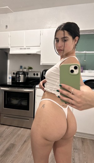 Angela Alvarez Photo #246