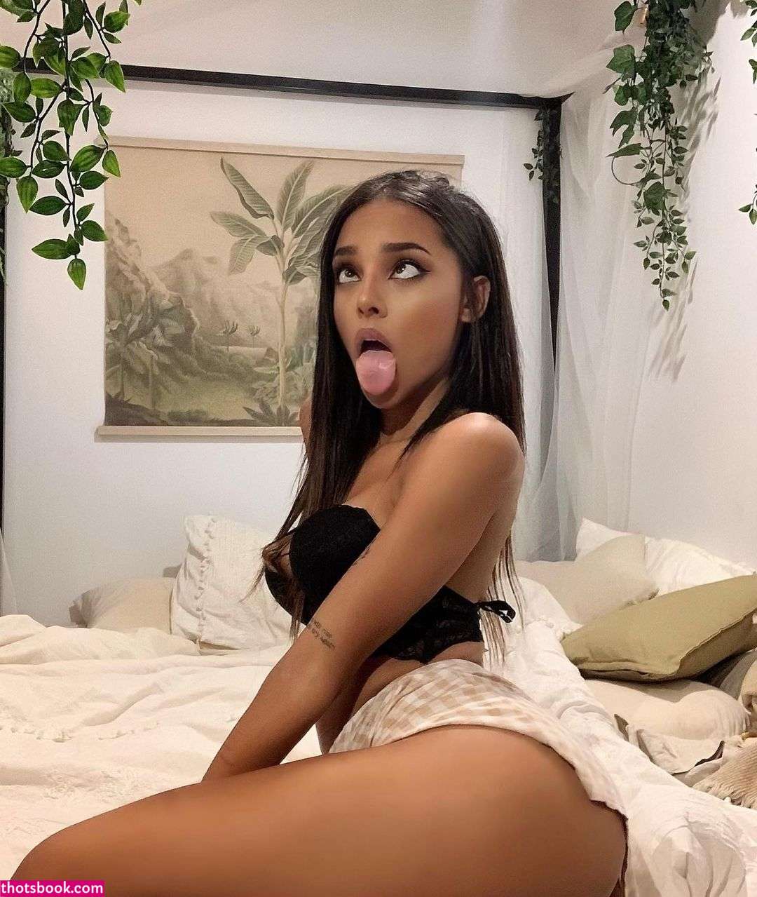 Angel Rhodes Photo #3