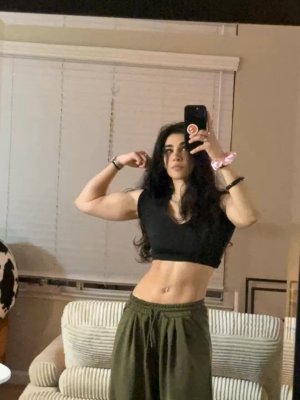 Naila Iqbal Photo #22