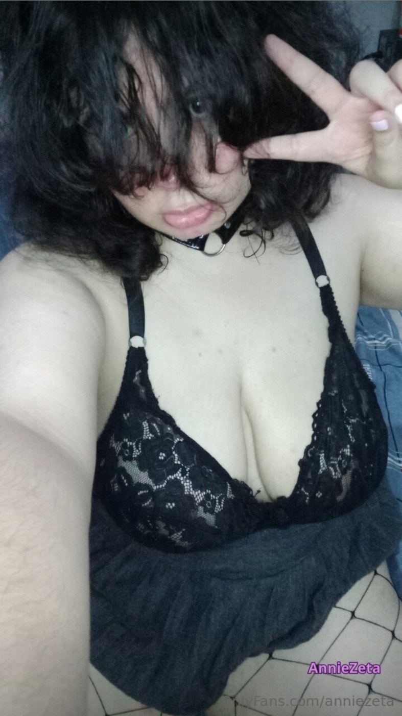 Annie Zetta Photo #15