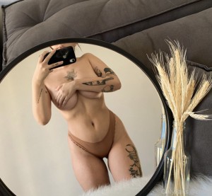 Cmiiu Ellie Post #21