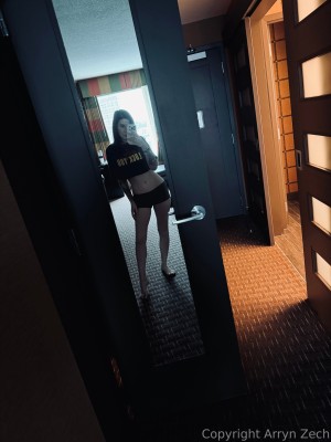 Arryn Zech Photo #449