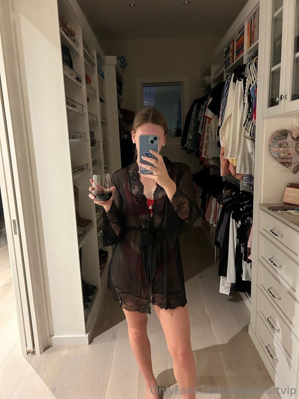 Ellie Smart Photo #4