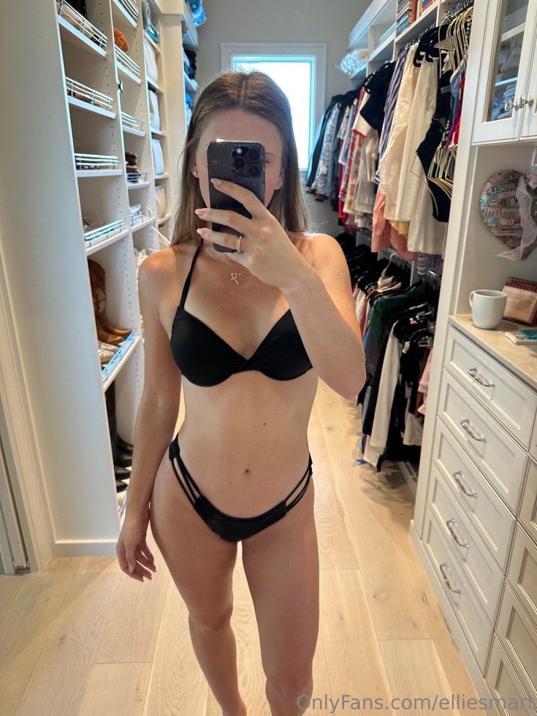 Ellie Smart Photo #1