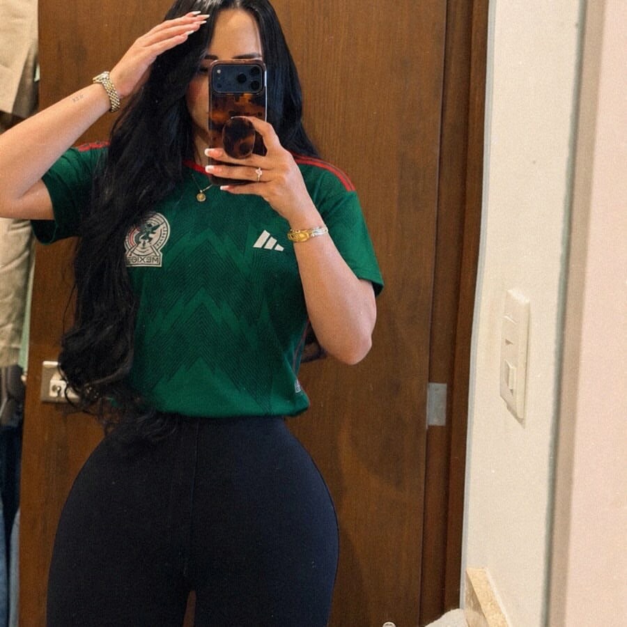 Estefania Lopez Perez Photo #15