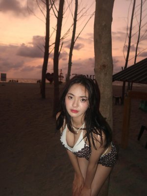 Lyndin Daphne Cruz Photo #16