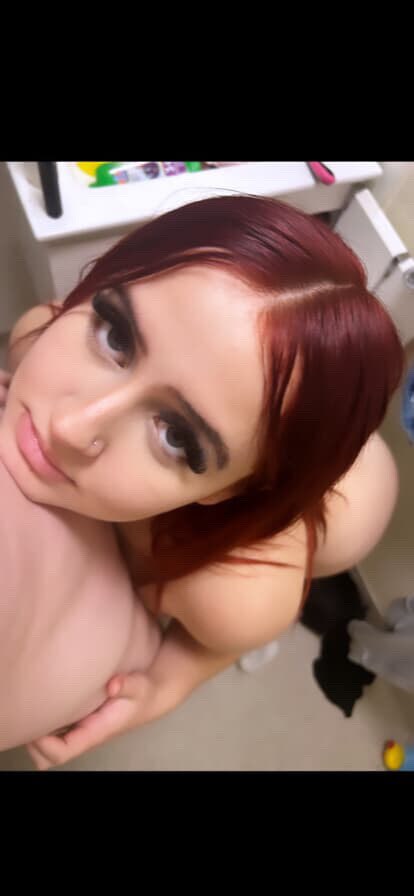 queenbrxee Photo #6