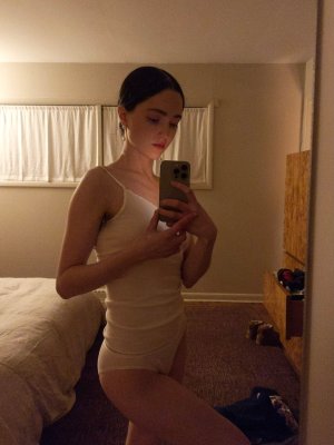 zoeplzshutup Photo #51