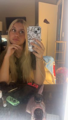 Emilia69 Photo #29