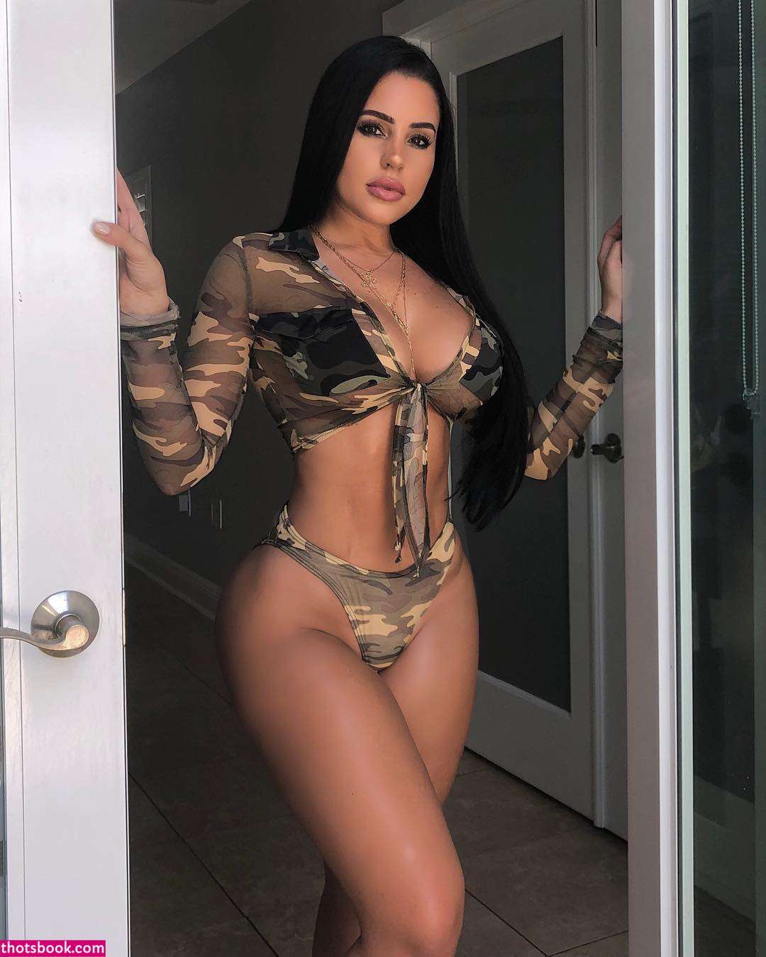 Stephanie Acevedo Photo #15