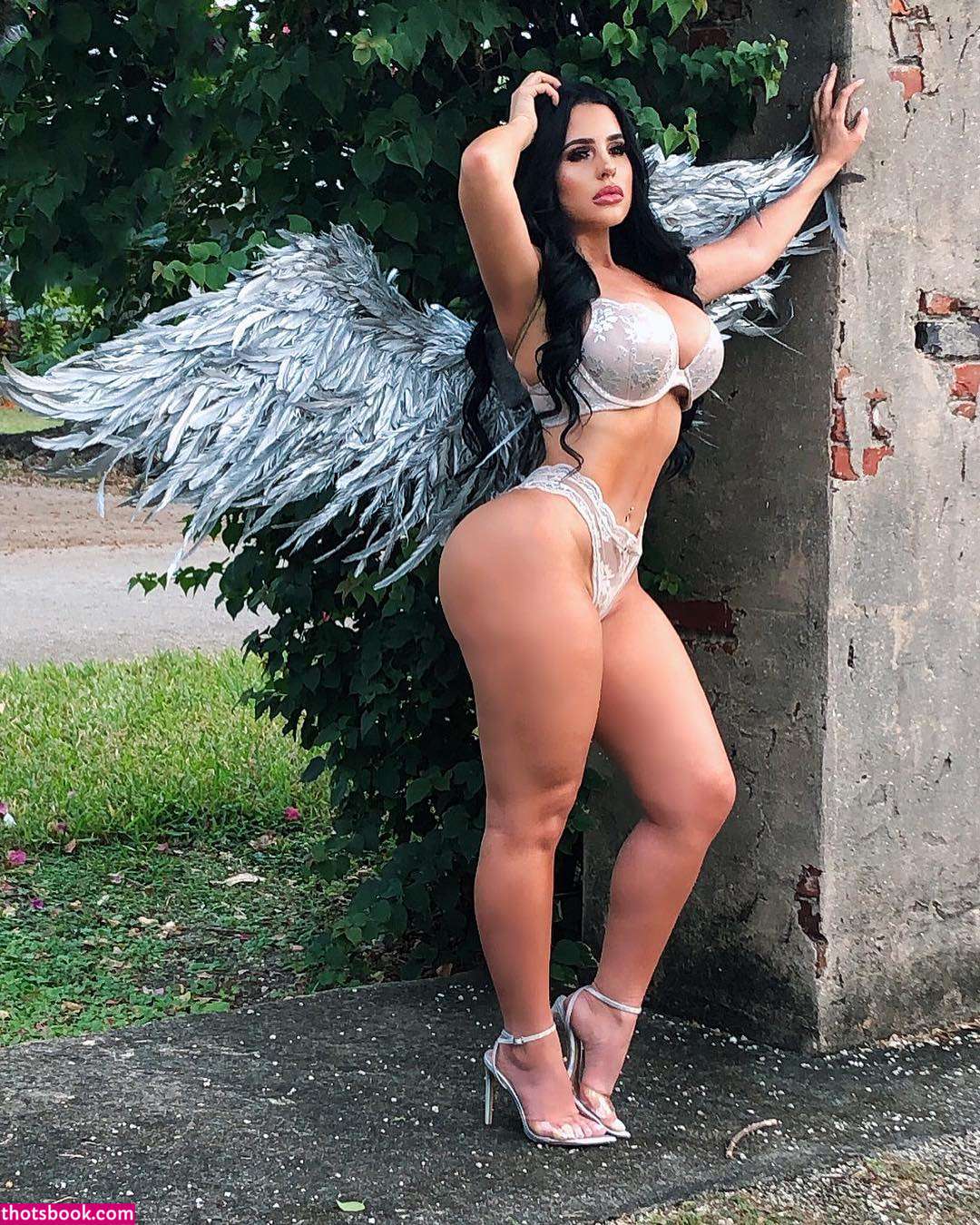 Stephanie Acevedo Photo #34