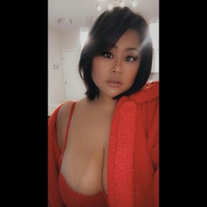 Stephanie Yum Photo #7