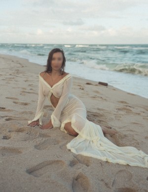 Adel Hart Photo #5