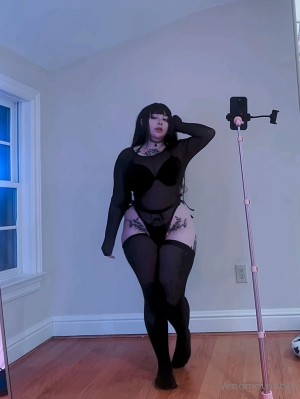 Venomous Dolly Video #383