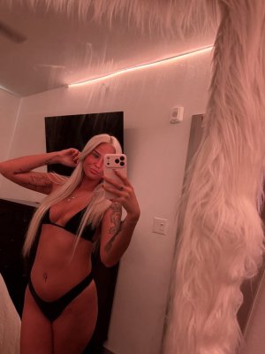 sariahxxx Photo #16
