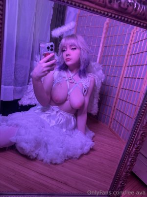 Holly Ava Photo #8