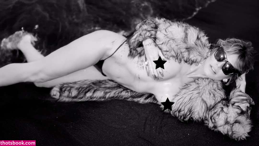 Heidi Klum Nude Photos #9 706074