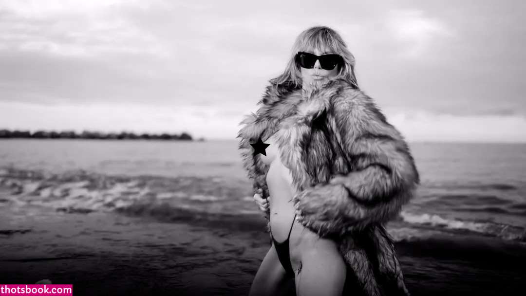 Heidi Klum Nude Photos #9 706077