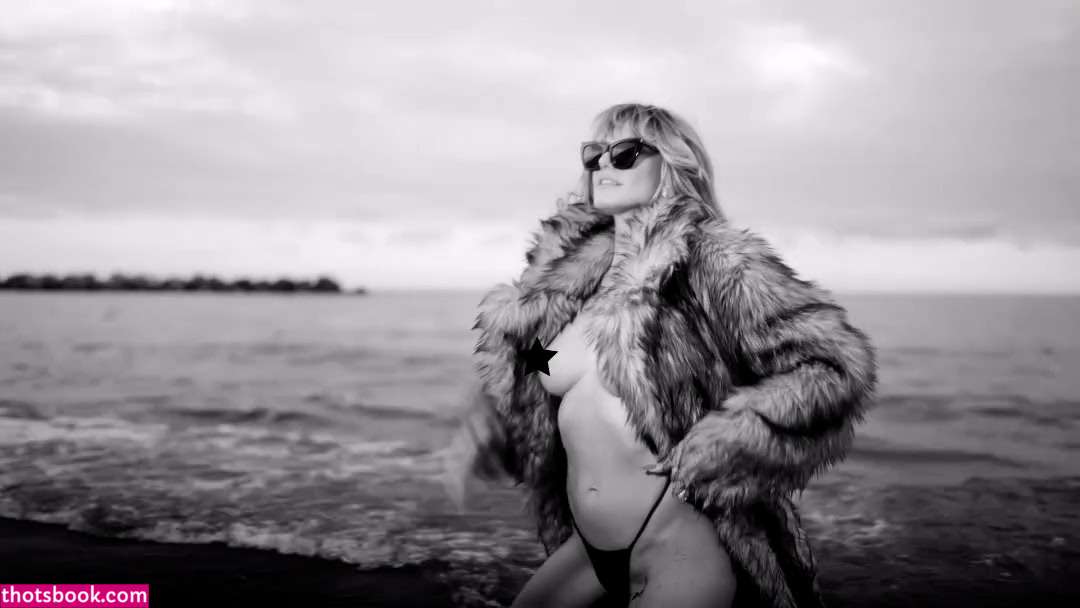 Heidi Klum Nude Photos #9 706079