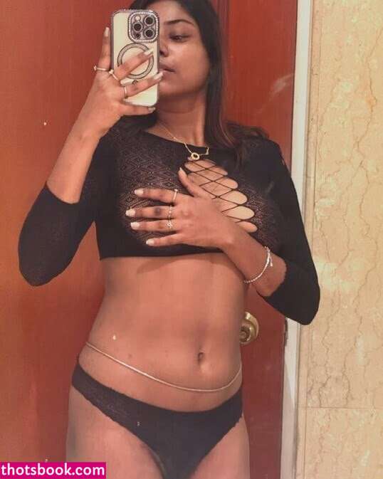 Aishwarya Vadivu Nude Leaks OnlyFans Photos #5 1527667