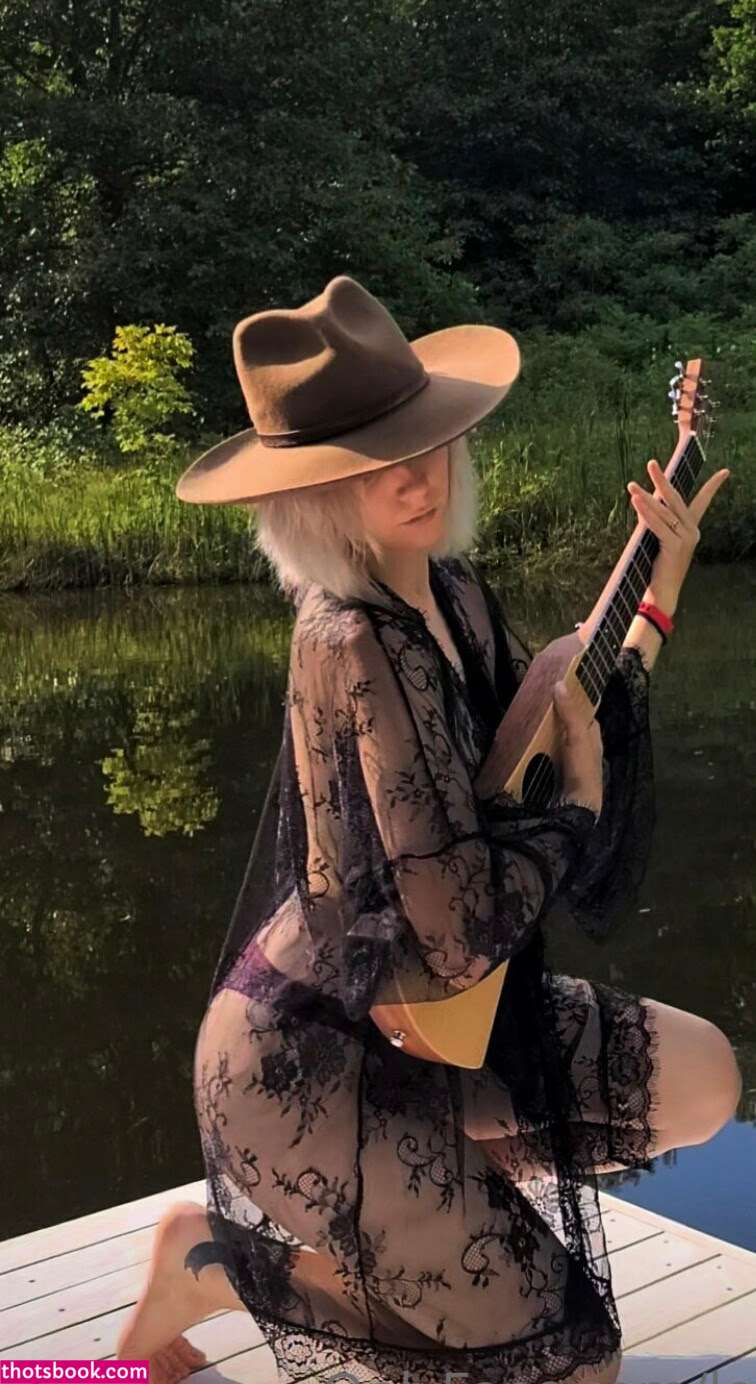 Lordofthemoths Thetravelongtics Nude Leaks OnlyFans Photos #1 1526641