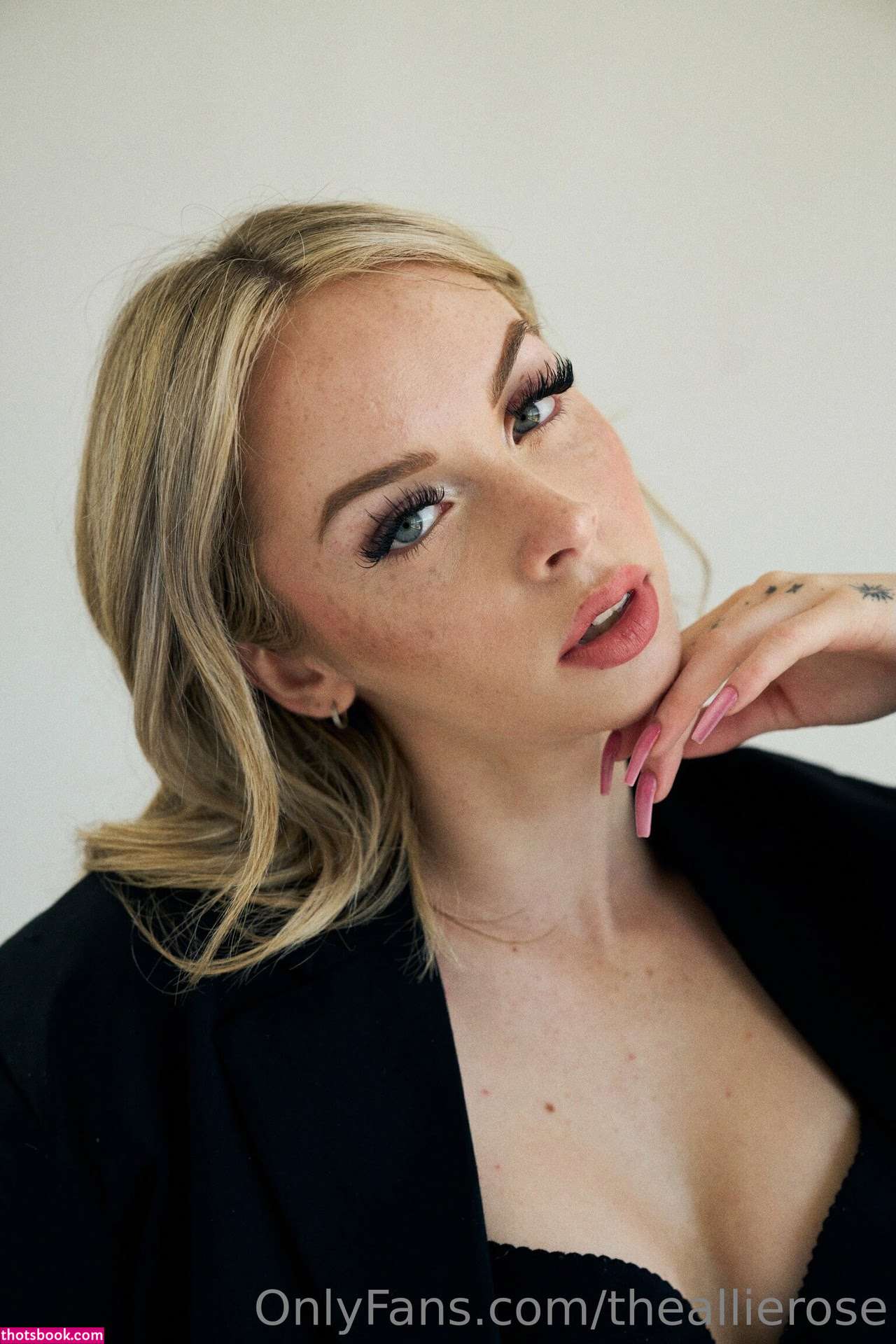 theallierose Nude Leaks OnlyFans Photos #2 1563472