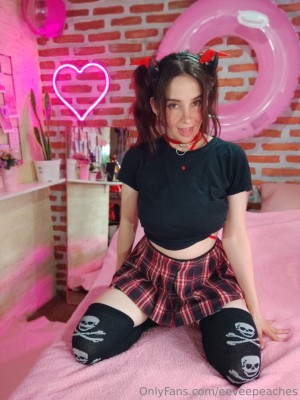 xEeveex Nude Leaks OnlyFans Photos #3