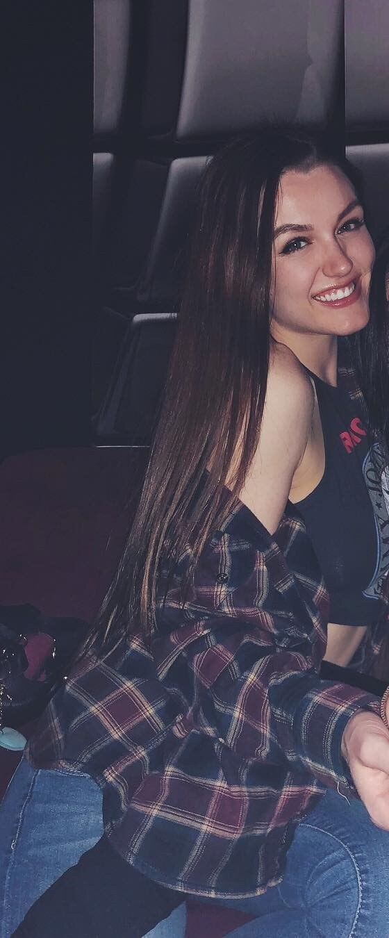 Ally Hardesty Sexy Pictures Suite 573