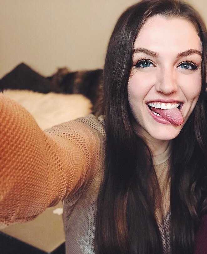 Ally Hardesty Sexy Pictures Suite 580