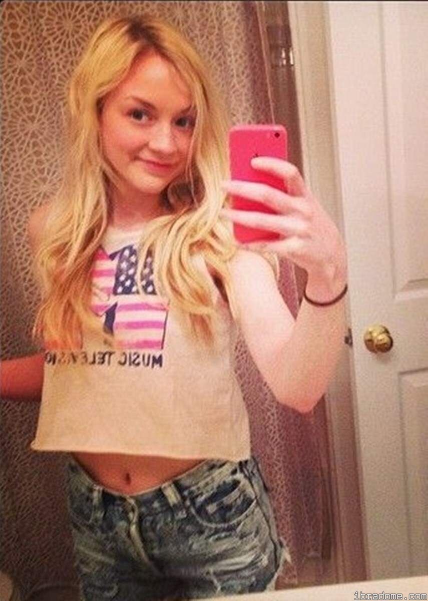 Emily Kinney Nude Photos 52013