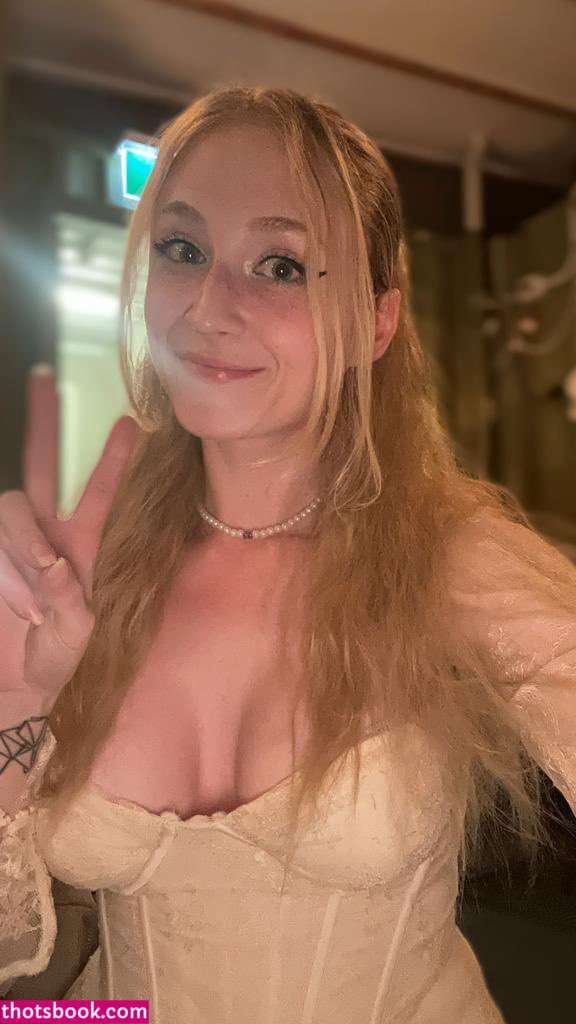 Janet Devlin Photos #2 262056