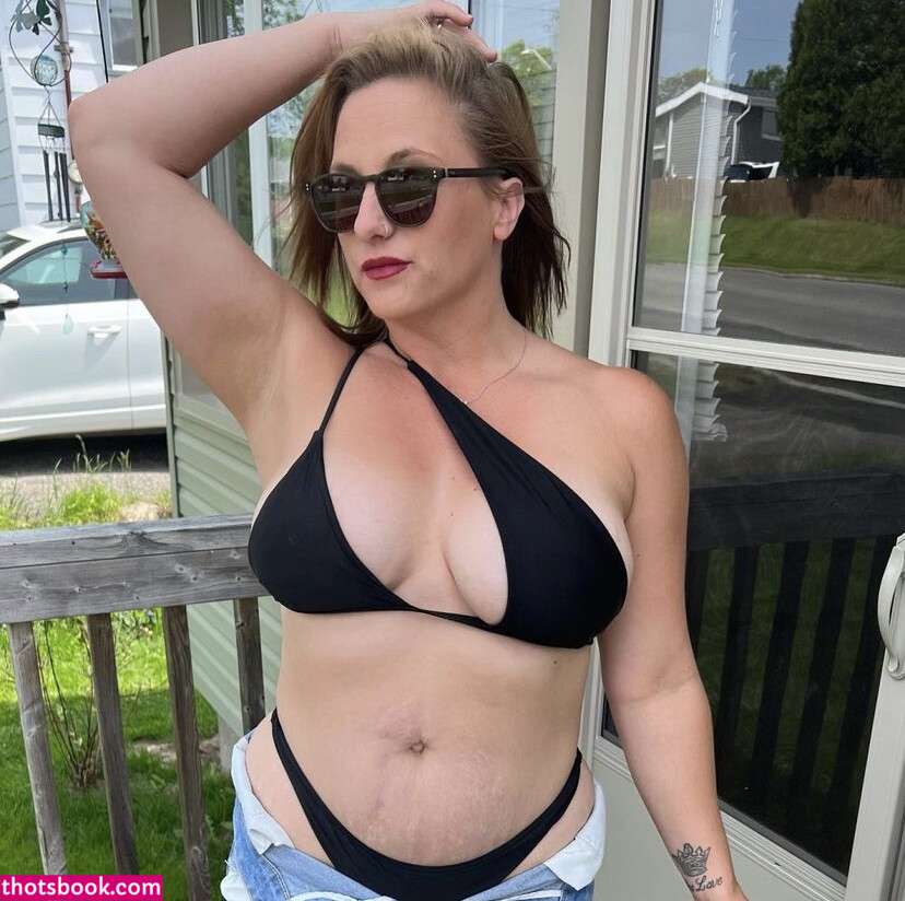 Christine smoke Photos #2 251959