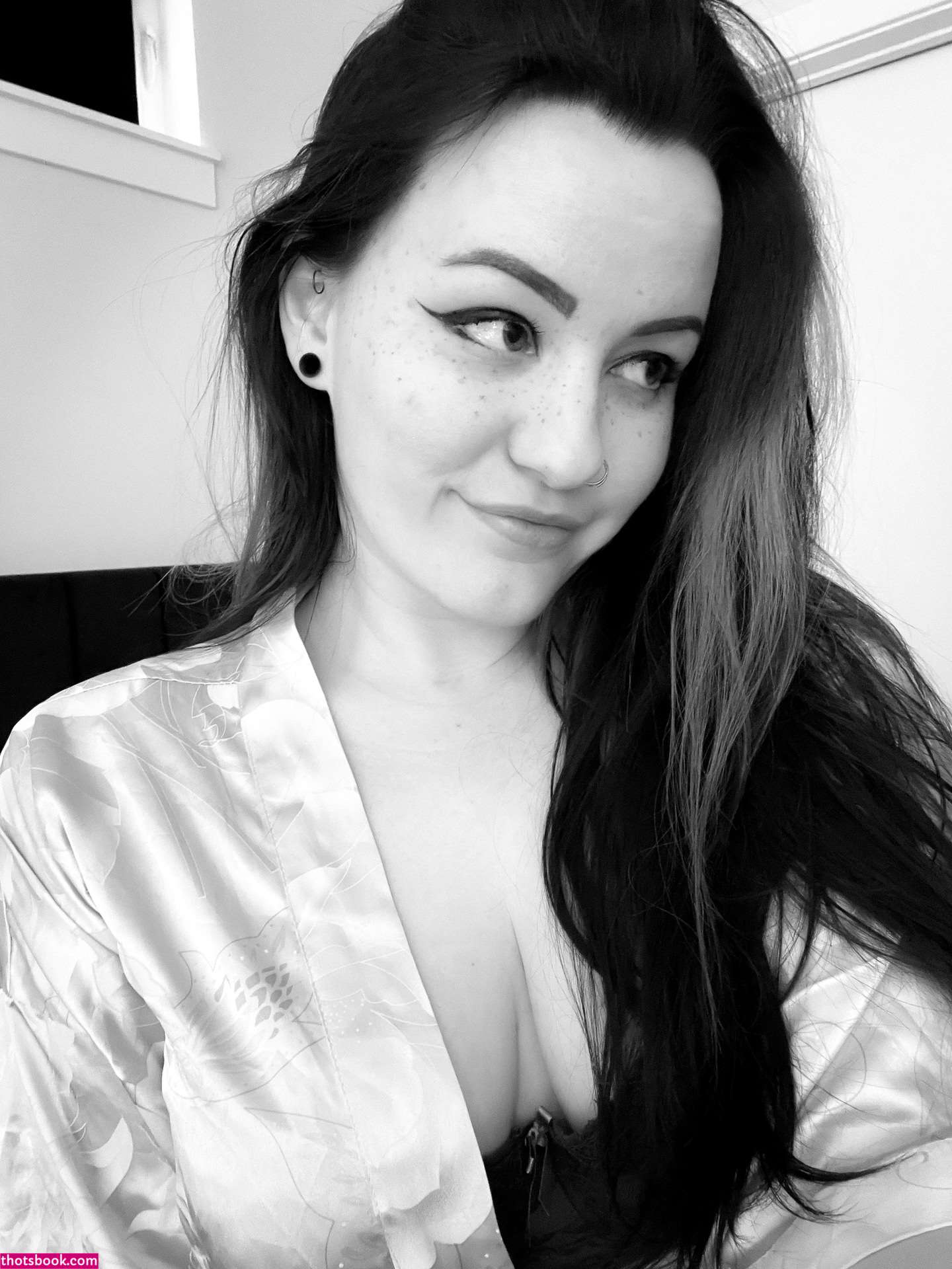 ConcealedBones Photos #2 262921