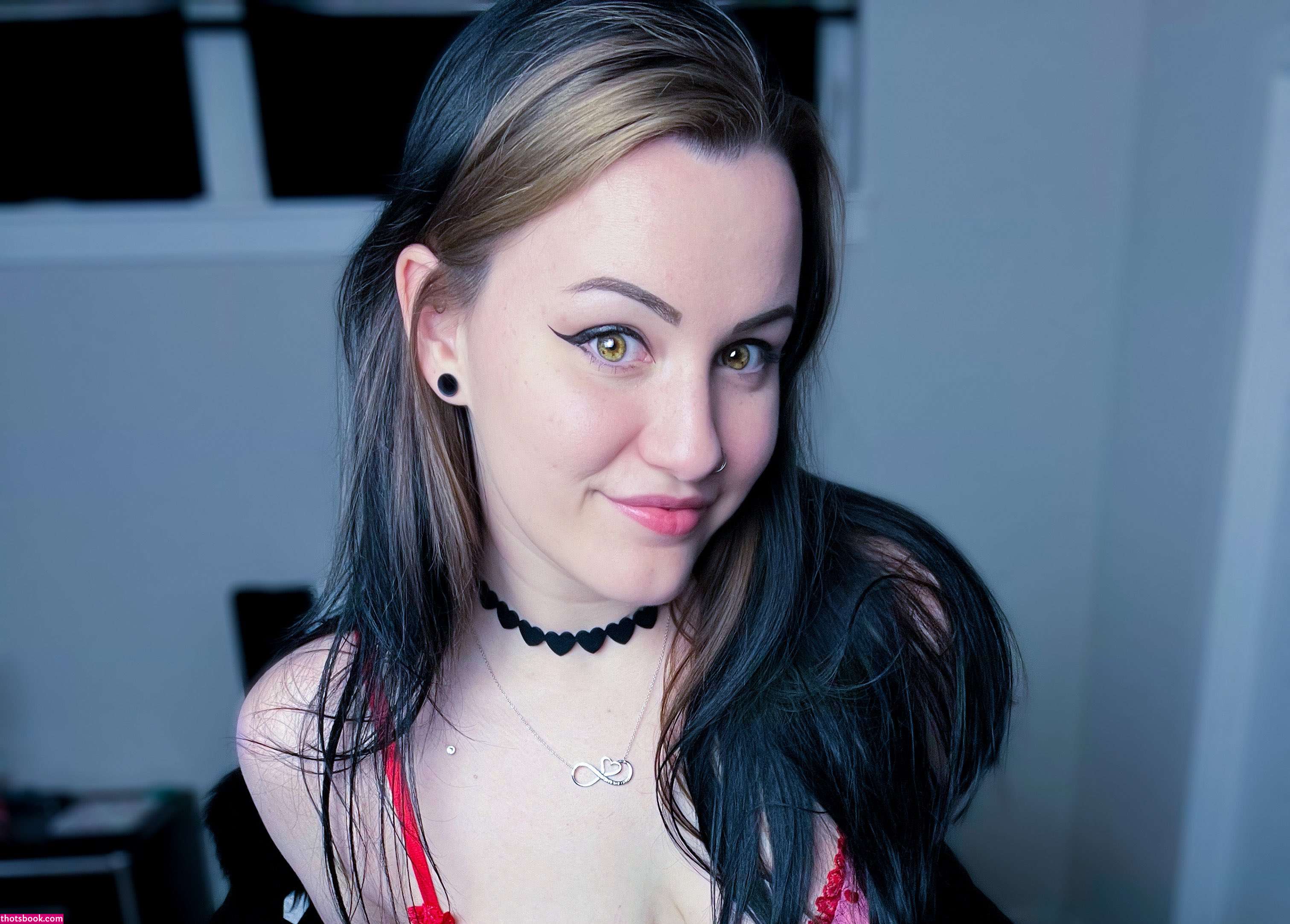 ConcealedBones Photos #15 263650