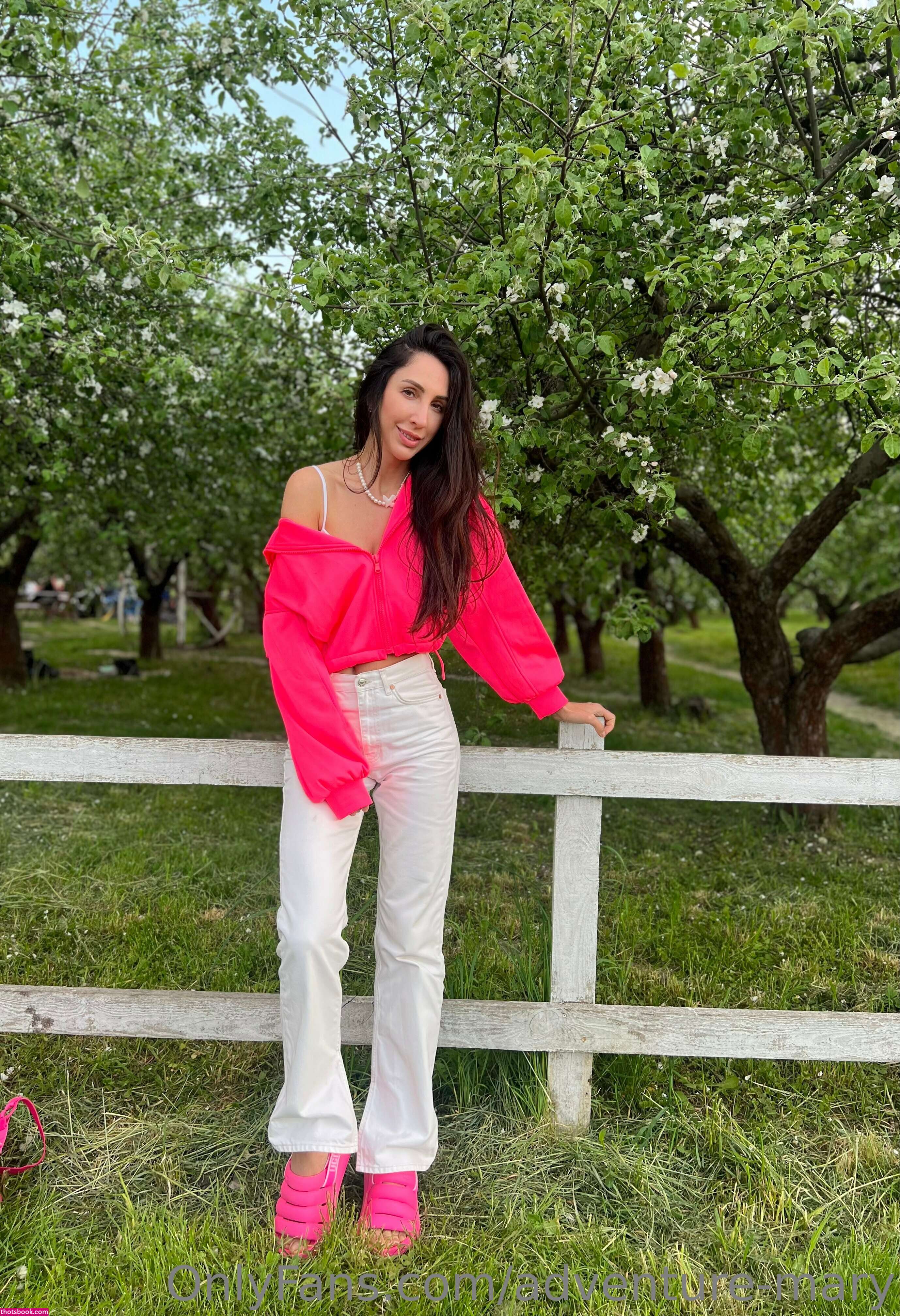 Aventure Marie Photos #2 254344