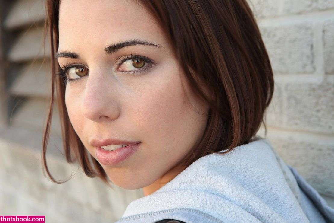 Laura Bailey Photos #6 260556