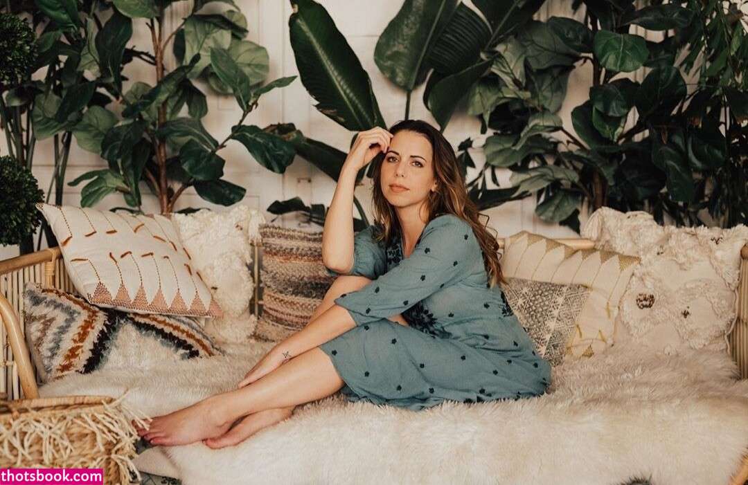 Laura Bailey Photos #9 260572