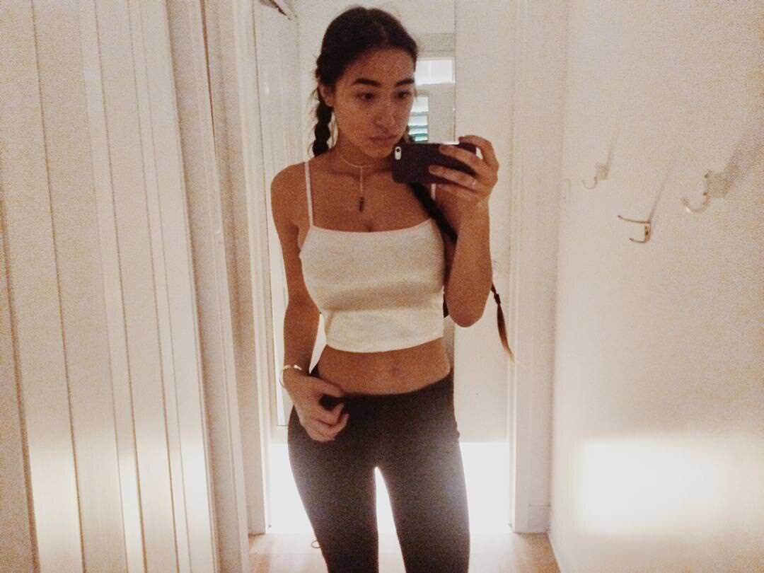  Hitomi Mochizuki Nude Photos 71300