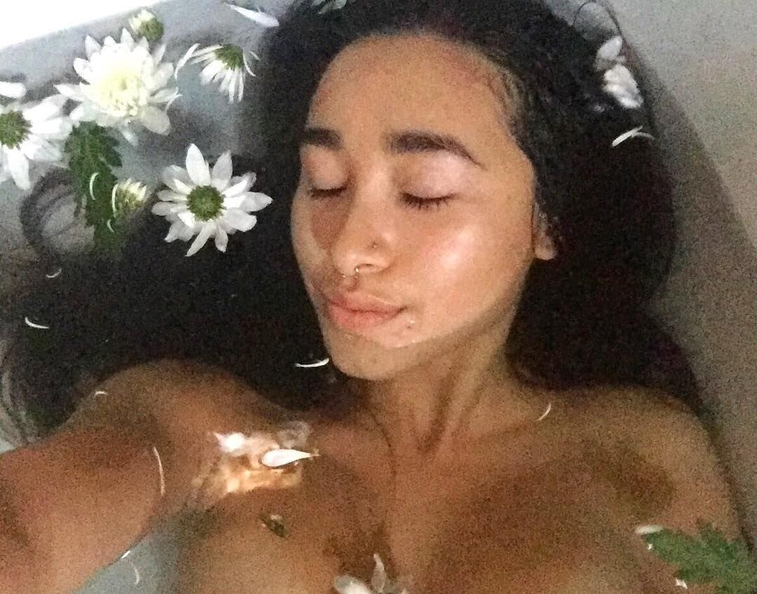  Hitomi Mochizuki Nude Photos 71301