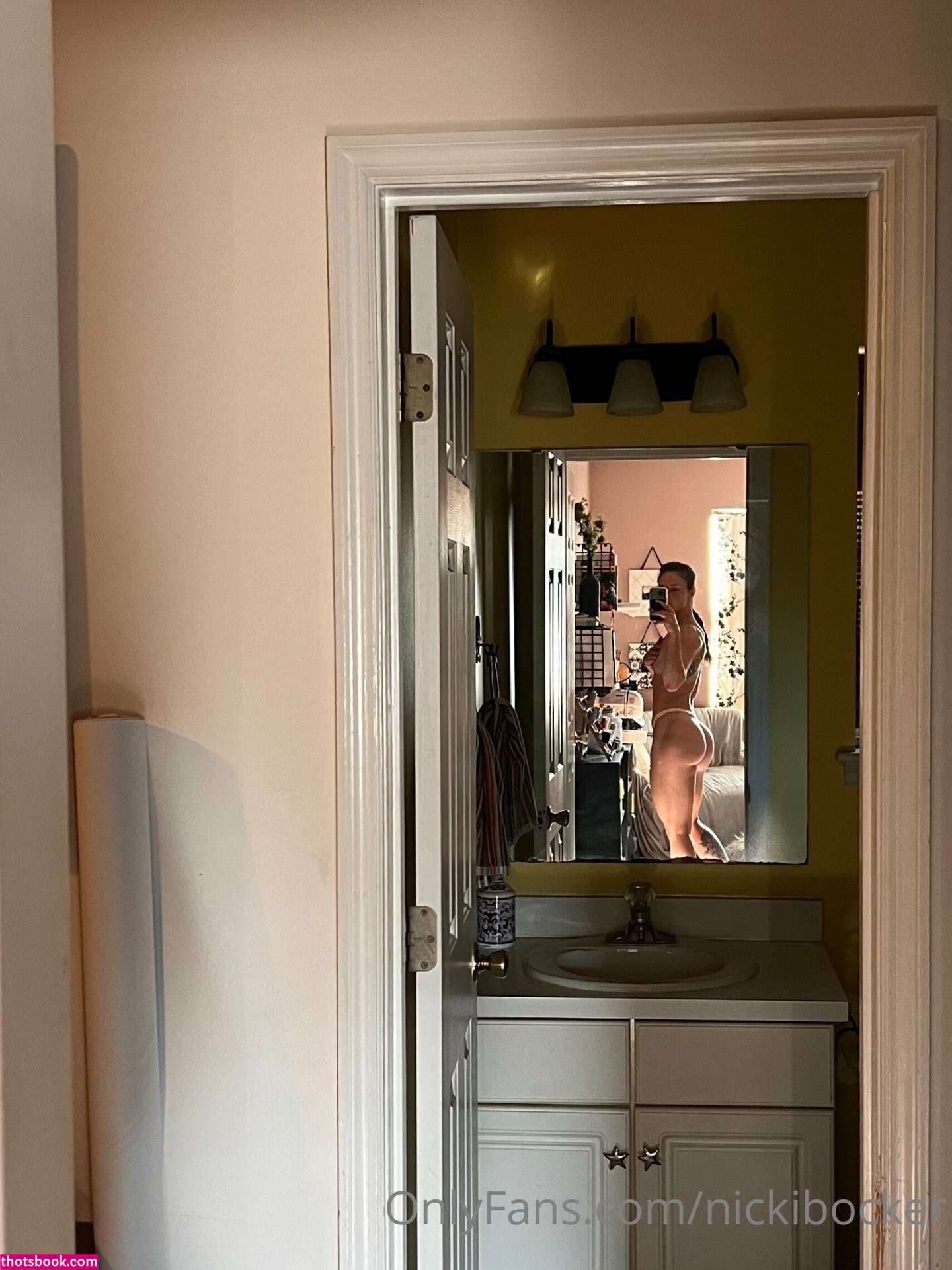 Nicki Bocker Photos #1 132887