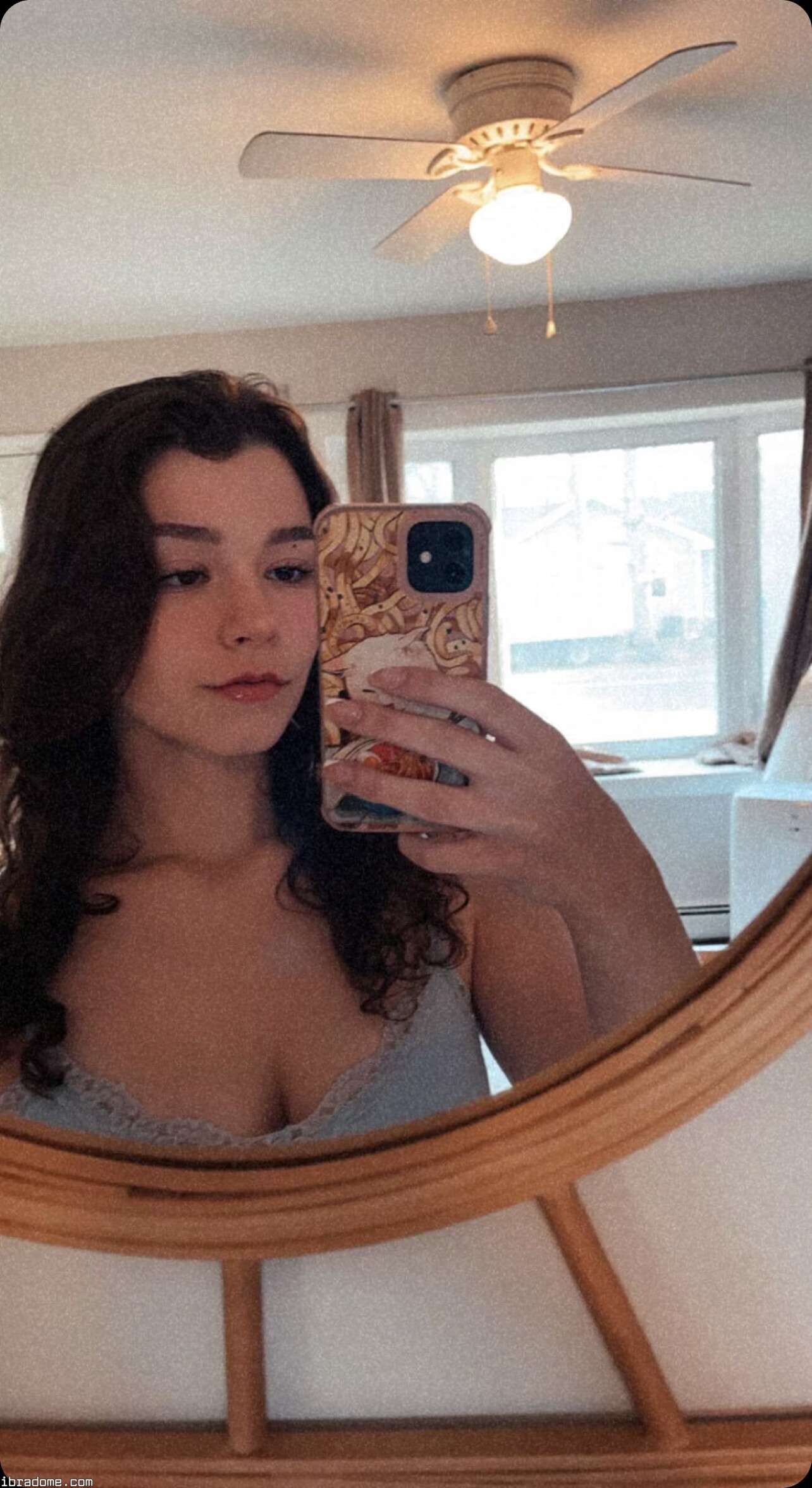 Nikki Woods Photos #1 128149