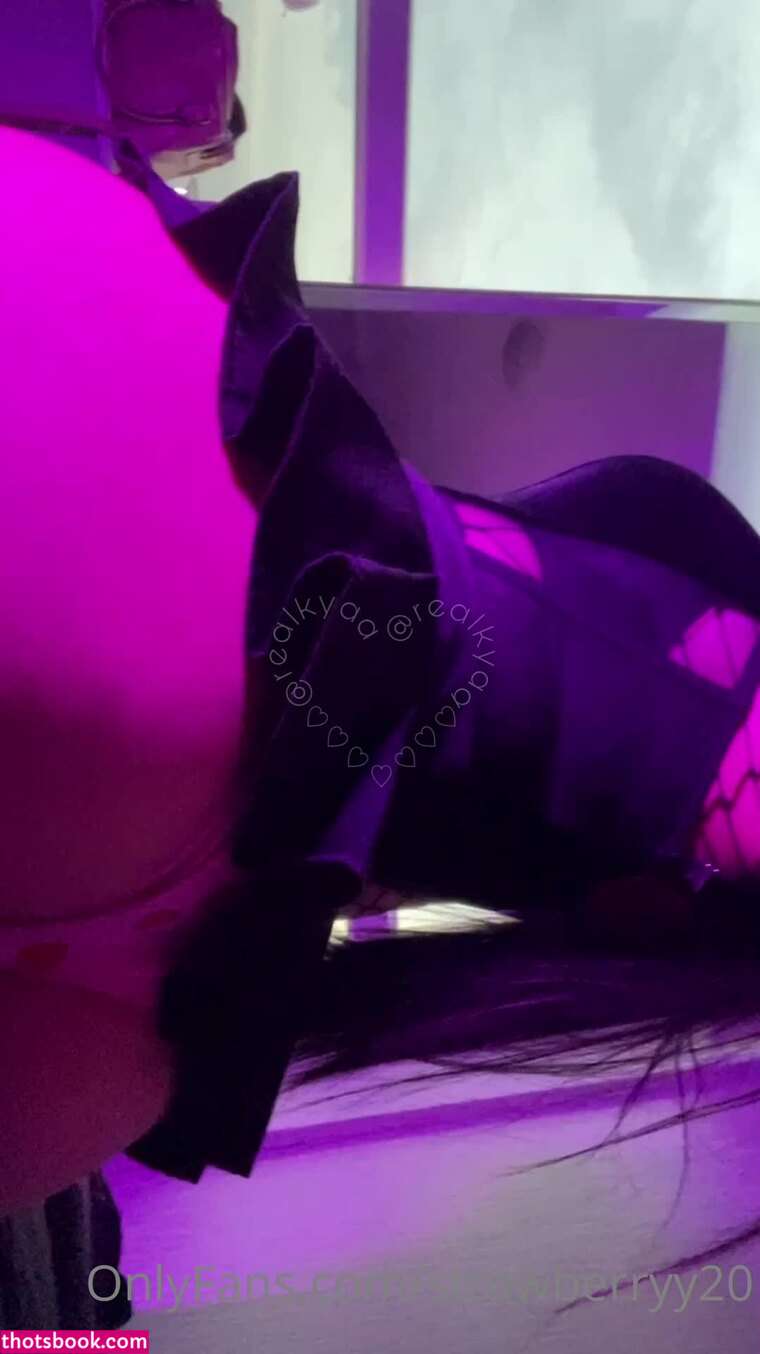 strawberryy20 princesskya strawbxrryy1 Nude OnlyFans Photos #7 447308