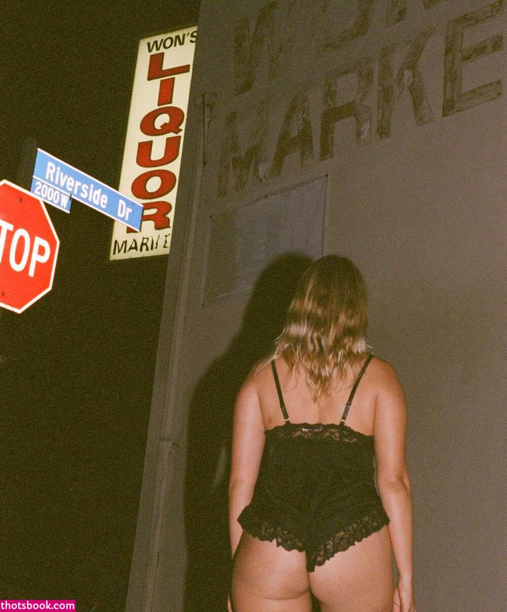 Whitney Moore Nude Photos #5 458547