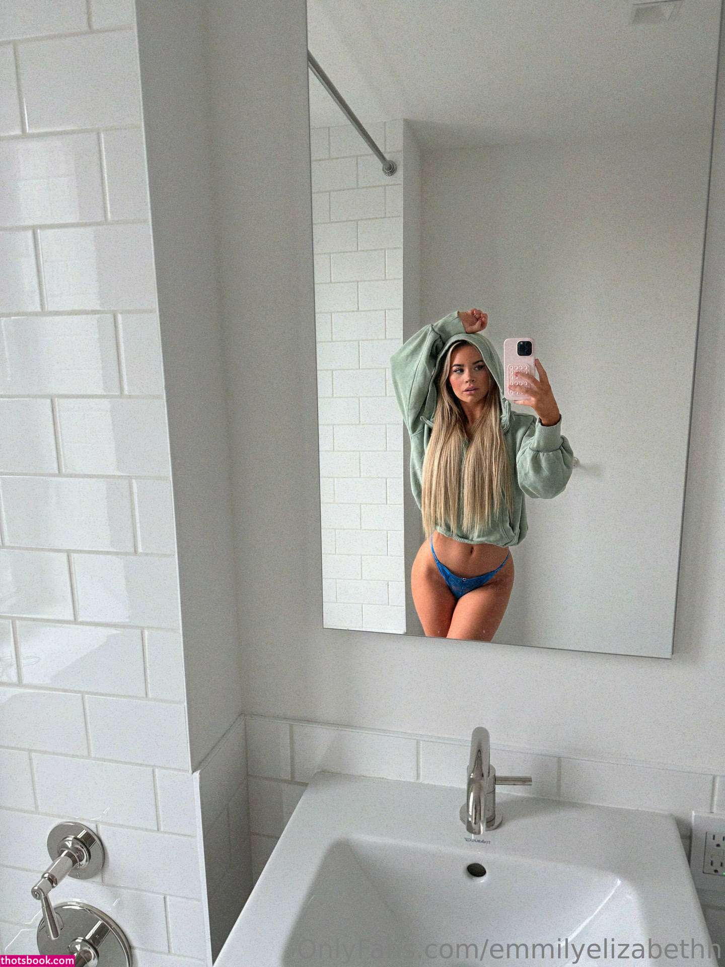 Emily Elizabeth Nude Photos #15 460321