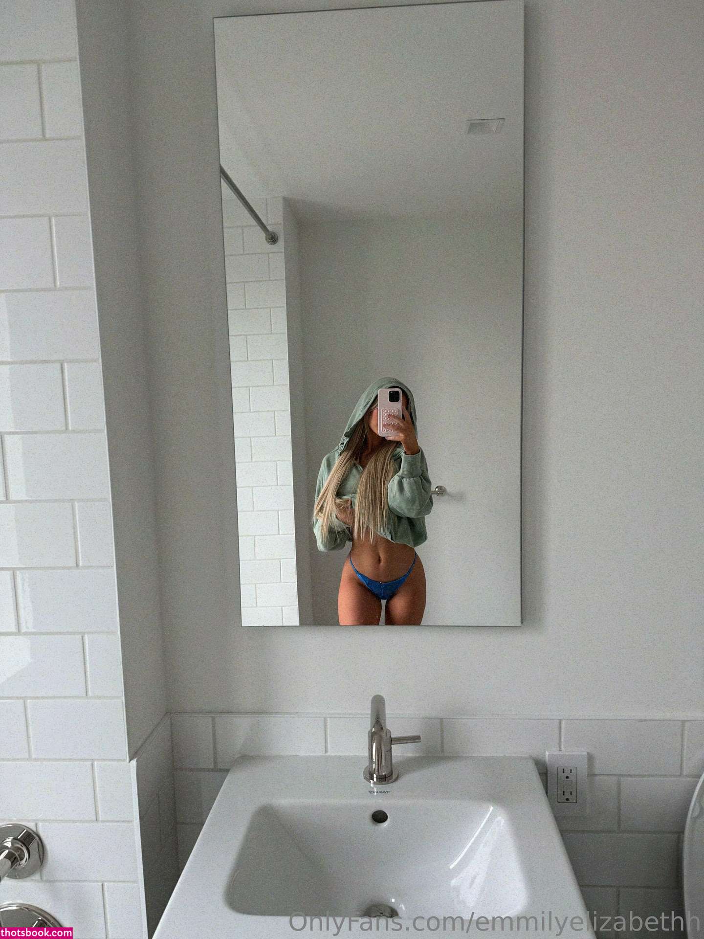 Emily Elizabeth Nude Photos #15 460324