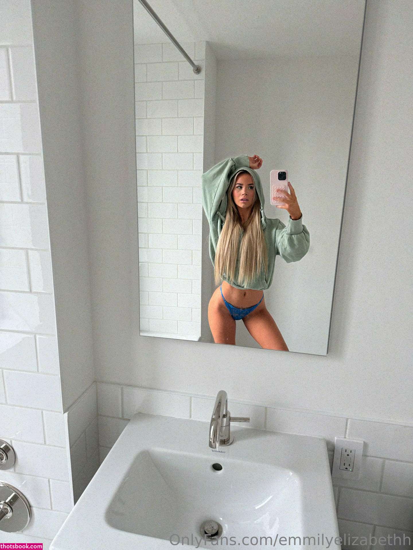 Emily Elizabeth Nude Photos #15 460330