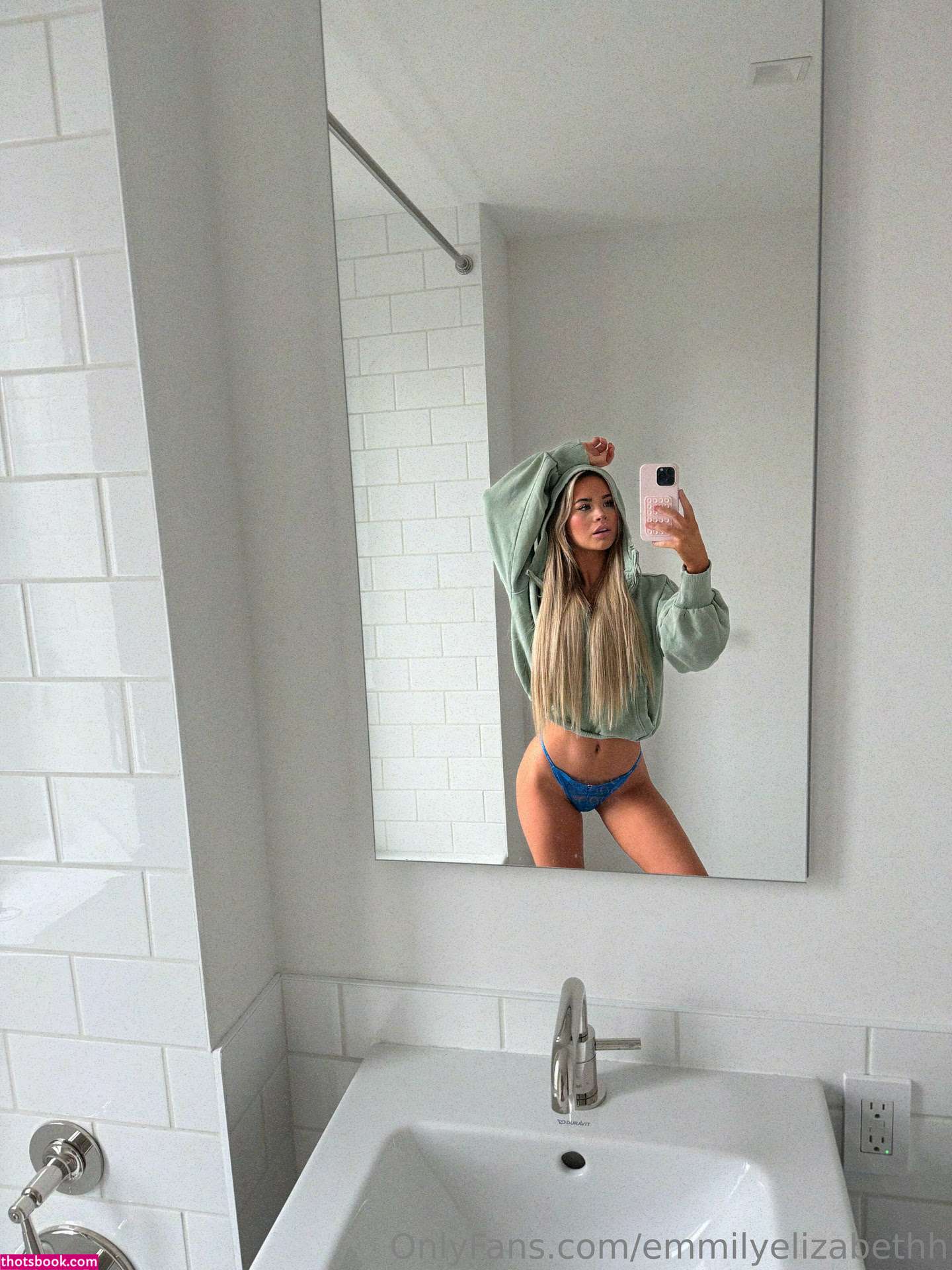 Emily Elizabeth Nude Photos #15 460338