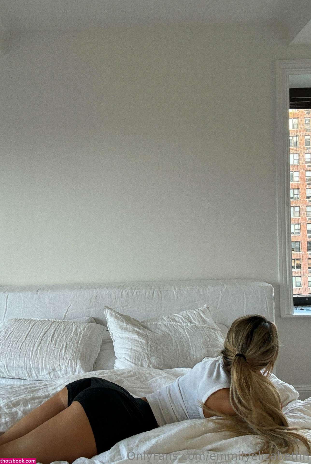 Emily Elizabeth Nude Photos #19 460379