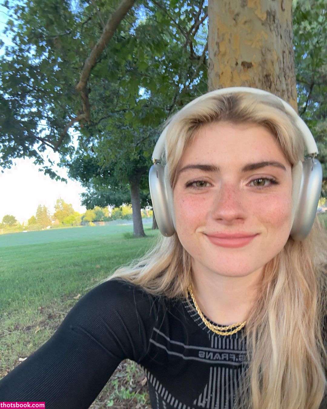 Faith Ordway Nude Photos #4 460996