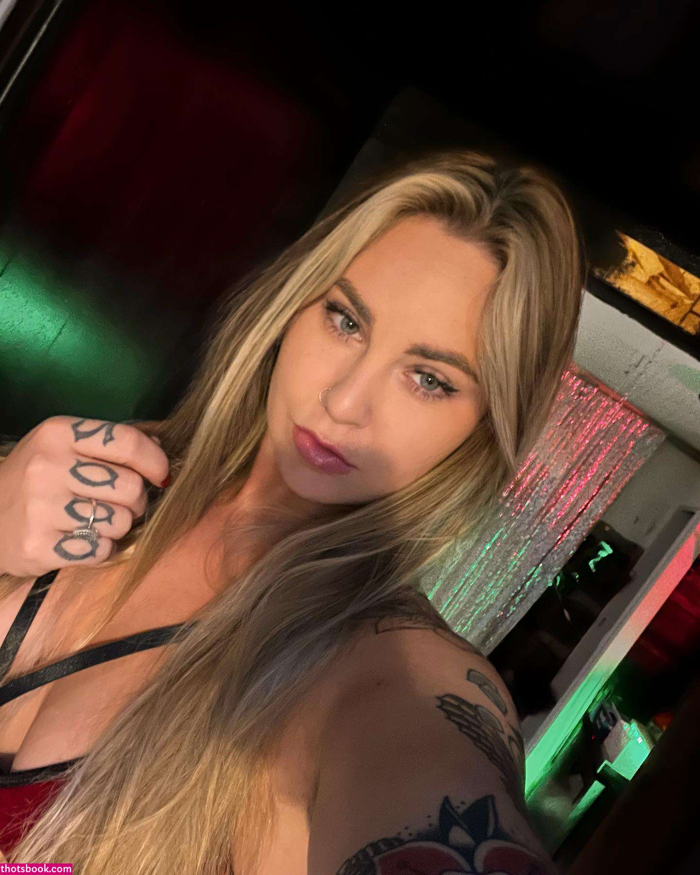 Bootylicious barista Nude Photos #4 455207